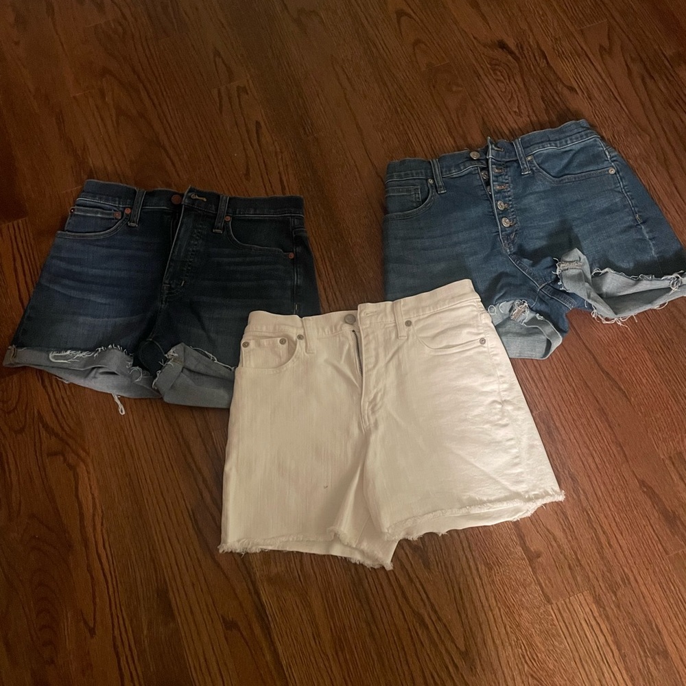 Madewell shorts - white size 25, blue jeans size 26 - 3 Pairs.